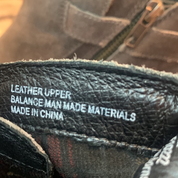 Born distressed suede booties, size 8M - Picture 6 of 7